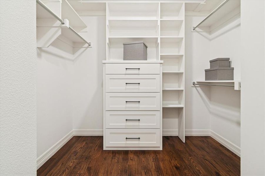 Spacious, unfurnished interior of a new home in , Dallas (Image 20).