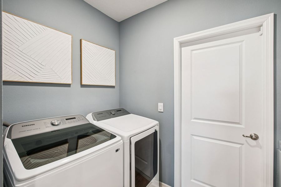 Representative interior finishes for a home built from the Maple by Maronda Homes in Malabar Springs, Palm Bay (Image 20).