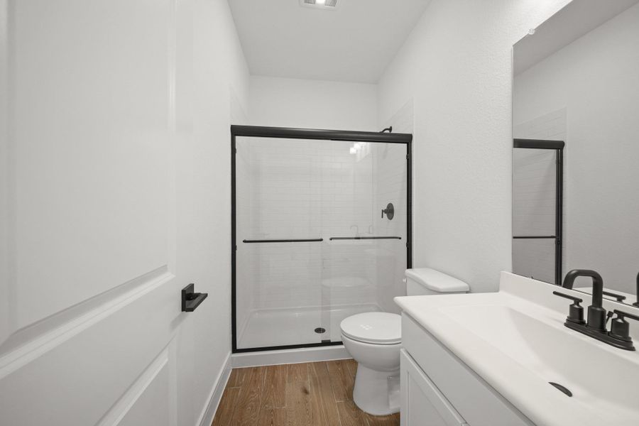 Bedroom 4 bath (*Photo not of actual home and used for illustration purposes only.) Bedroom 4 bath (*Photo not of actual home and used for illustration purposes only.)