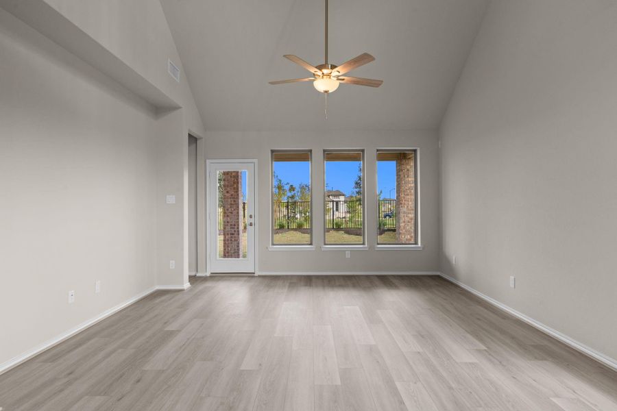 Spacious, unfurnished interior of a new home in Bridgeland 40', Cypress (Image 21). Spacious, unfurnished interior of a new home in Bridgeland 40', Cypress (Image 21).