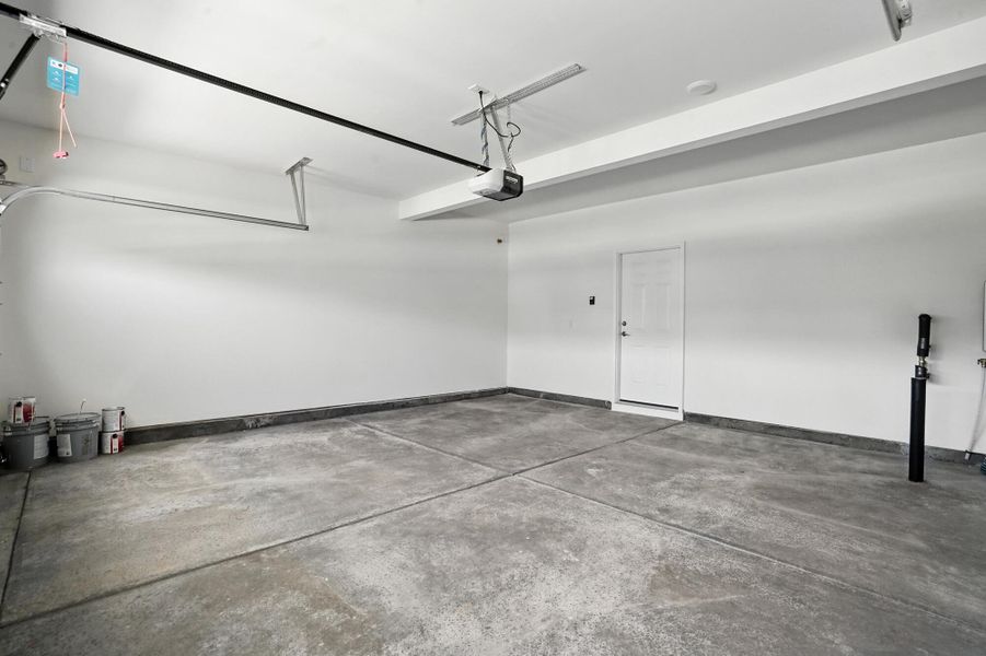 Spacious, unfurnished interior of a new home in Heritage - 55+ Community, Wesley Chapel (Image 38).