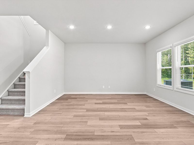 Spacious, unfurnished interior of a new home in The Heritage at Buffaloe Reserve, Raleigh (Image 10).