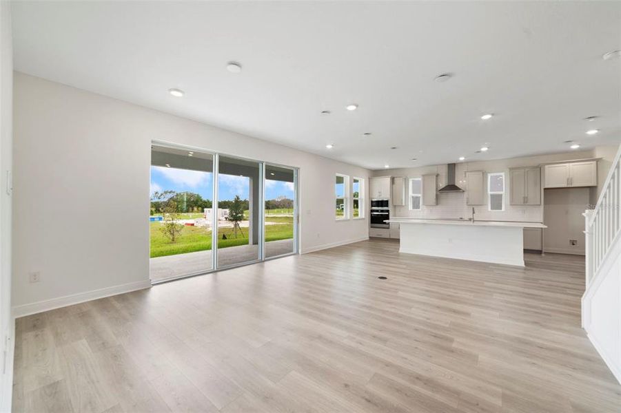 Spacious, unfurnished interior of a new home in Vintner Reserve, Clermont (Image 15).