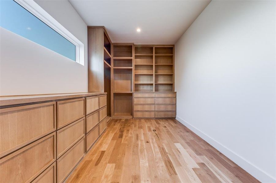 Furnished interior view inside a new home in , Dallas (Image 8). Furnished interior view inside a new home in , Dallas (Image 8).