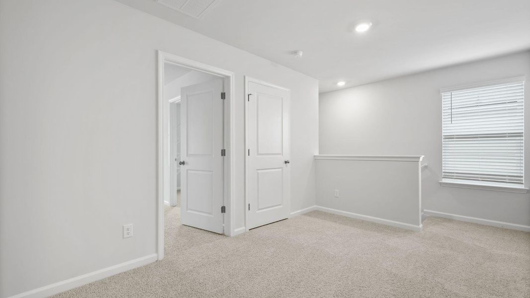 Spacious, unfurnished interior of a new home in , Summerville (Image 24).