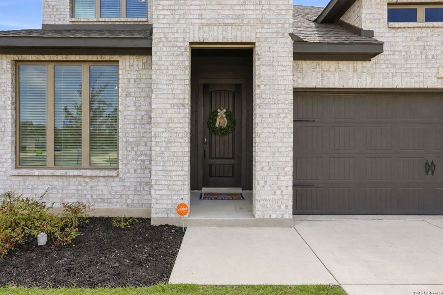 Exterior details and patio area of a home in Davis Ranch, San Antonio (Image 29).