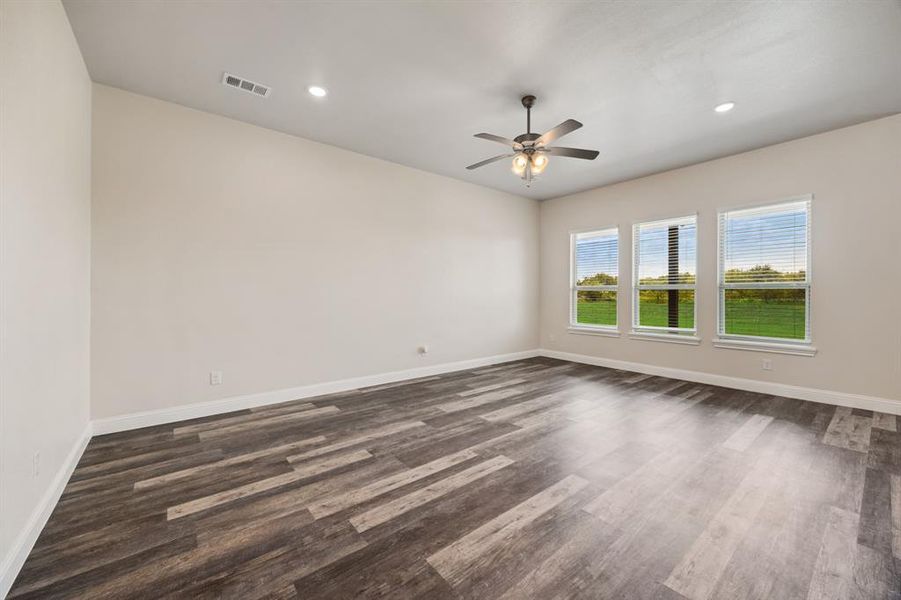 Spacious, unfurnished interior of a new home in , Corsicana (Image 23). Spacious, unfurnished interior of a new home in , Corsicana (Image 23).
