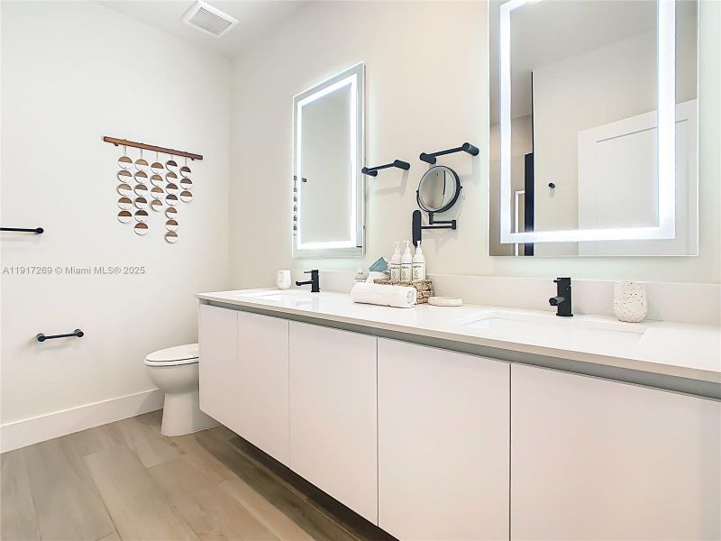 Furnished interior view inside a new home in , Clermont (Image 40). Furnished interior view inside a new home in , Clermont (Image 40).