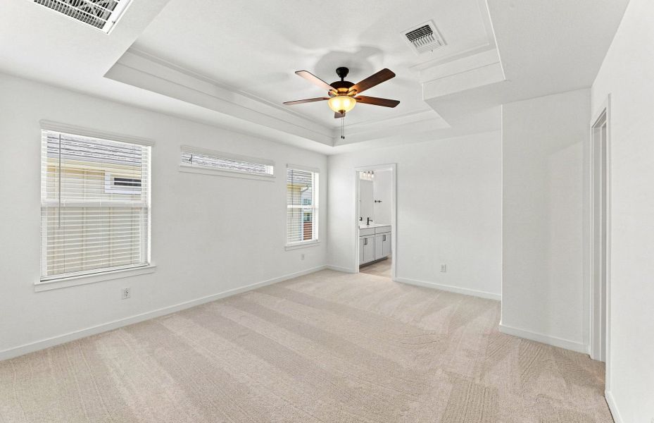 Spacious, unfurnished interior of a new home in Santa Rita Ranch, Liberty Hill (Image 30).