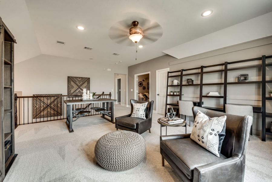 Representative furnished interior of a home built from the Harvard by Pulte Homes in Wellington, Fort Worth (Image 15).