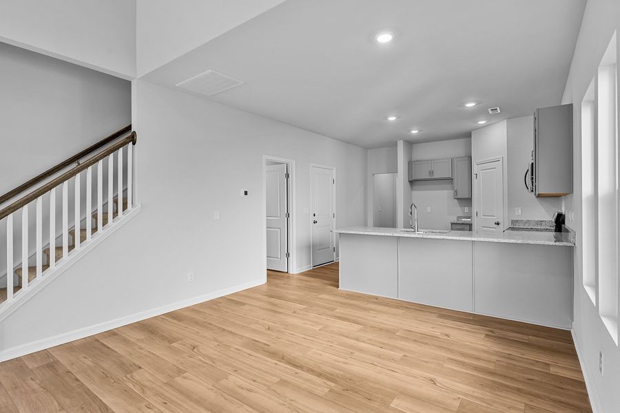 Spacious, unfurnished interior of a new home in Hanes Lake, Winston-Salem (Image 21).