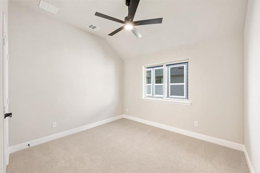 Spacious, unfurnished interior of a new home in Anderson Crossing, Trenton (Image 24).