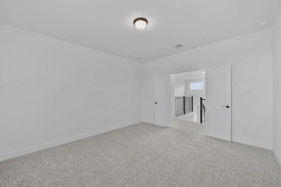 Spacious, unfurnished interior of a new home in Grange, Katy (Image 30).