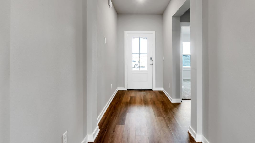 Representative unfurnished interior of a home built from the The Bentworth by D.R. Horton in Viridian, Lubbock (Image 10).