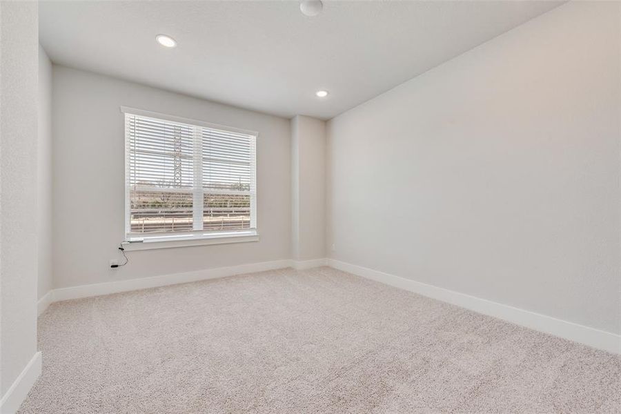 Spacious, unfurnished interior of a new home in Collin Creek, Plano (Image 23).