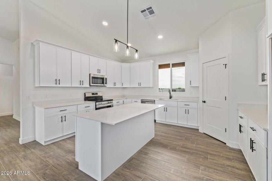 13-Sandstone Mountain