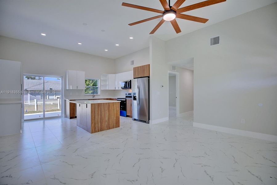 Furnished interior view inside a new home in , Avon Park (Image 15).