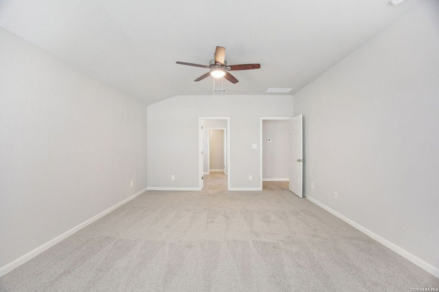 Spacious, unfurnished interior of a new home in Arcadia Ridge - Classic Series, San Antonio (Image 37).