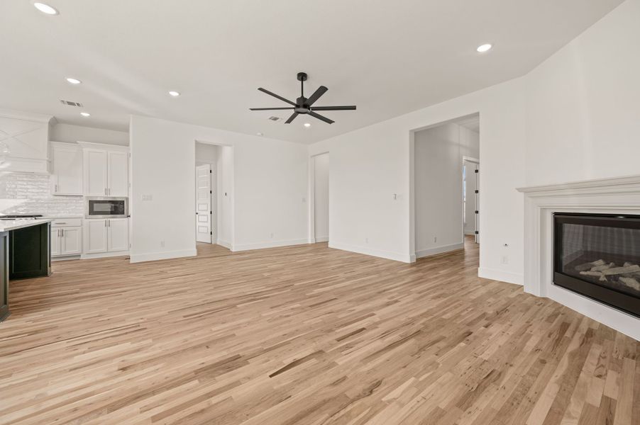 Spacious, unfurnished interior of a new home in Rocky Top Ranch, Reno (Image 30).