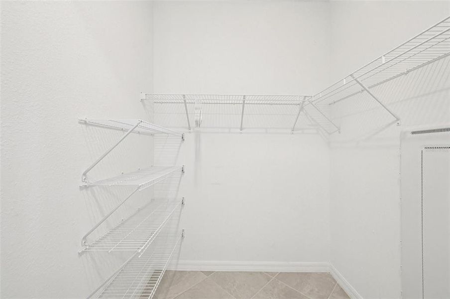 Spacious, unfurnished interior of a new home in , Venice (Image 22).