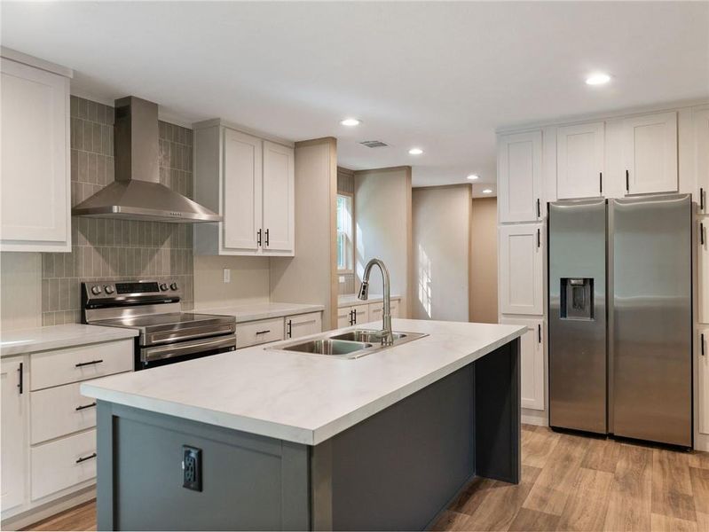 Furnished interior view inside a new home in , Gainesville (Image 6).