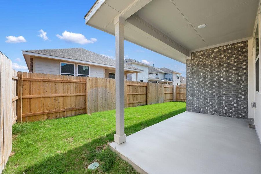 Exterior details and patio area of a home in La Cima, San Marcos (Image 18).