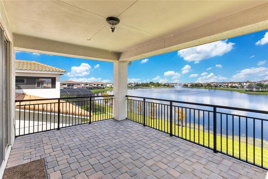 Exterior details and patio area of a home in , Orlando (Image 15).