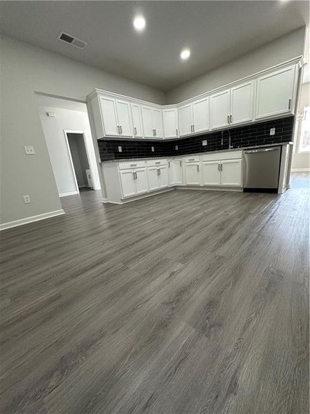 Spacious, unfurnished interior of a new home in , Griffin (Image 22).