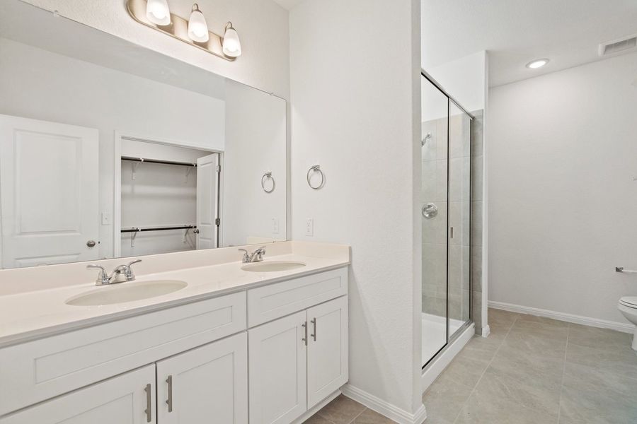 Furnished interior view inside a new home in Porter Country, Buda (Image 13).