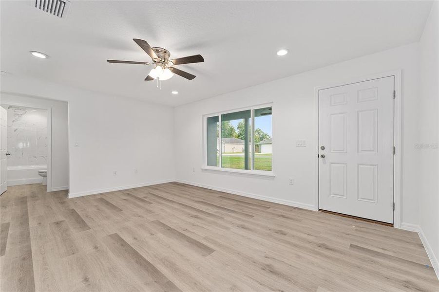 Spacious, unfurnished interior of a new home in , Ocklawaha (Image 48).