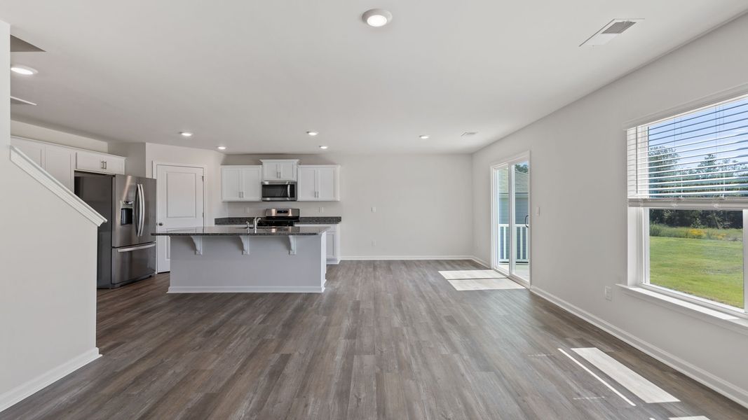 Spacious, unfurnished interior of a new home in Cedar Gap, Fountain Inn (Image 20).