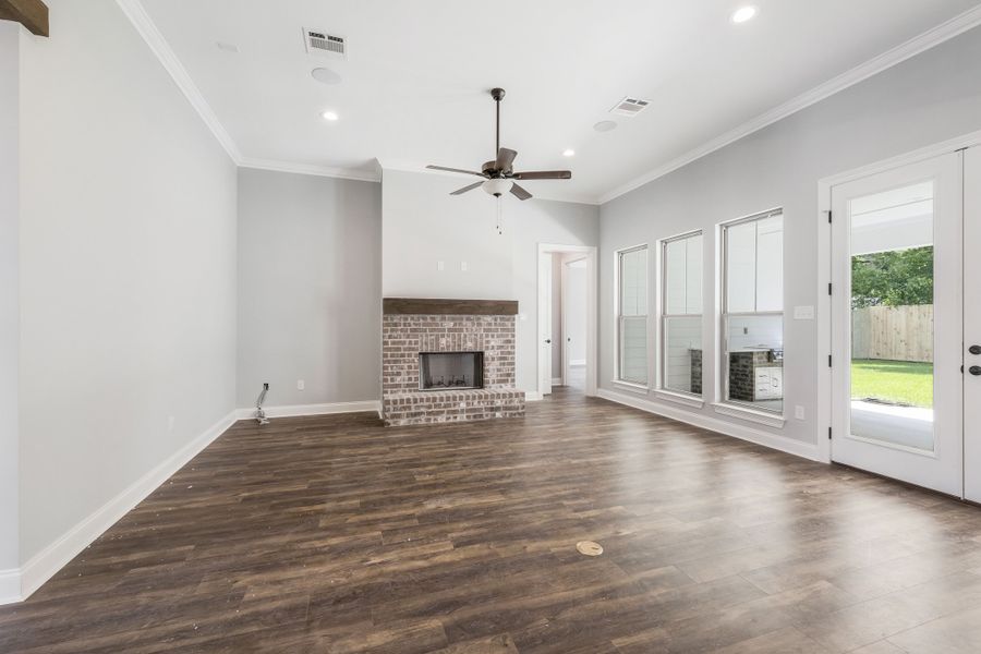 Representative unfurnished interior of a home built from the The Champagne by Manuel Builders in Chapel Bend, Montgomery (Image 23). Representative unfurnished interior of a home built from the The Champagne by Manuel Builders in Chapel Bend, Montgomery (Image 23).