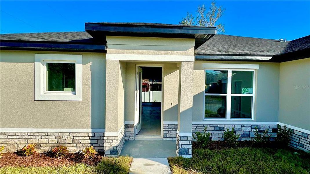 Exterior details and patio area of a home in , Poinciana (Image 27).