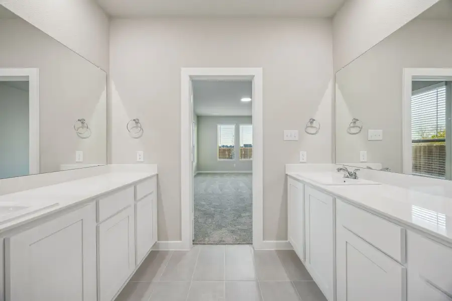 Primary Bathroom in the Wimbledon home plan by Trophy Signature Homes – REPRESENTATIVE PHOTO Primary Bathroom in the Wimbledon home plan by Trophy Signature Homes – REPRESENTATIVE PHOTO