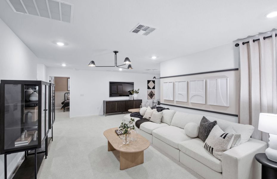 Representative furnished interior of a home built from the Mystique Grand by Del Webb in Del Webb Stone Creek, Ocala (Image 14).