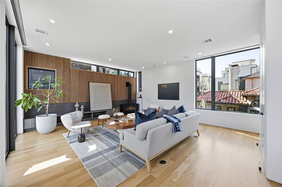 Furnished interior view inside a new home in , Dallas (Image 10).