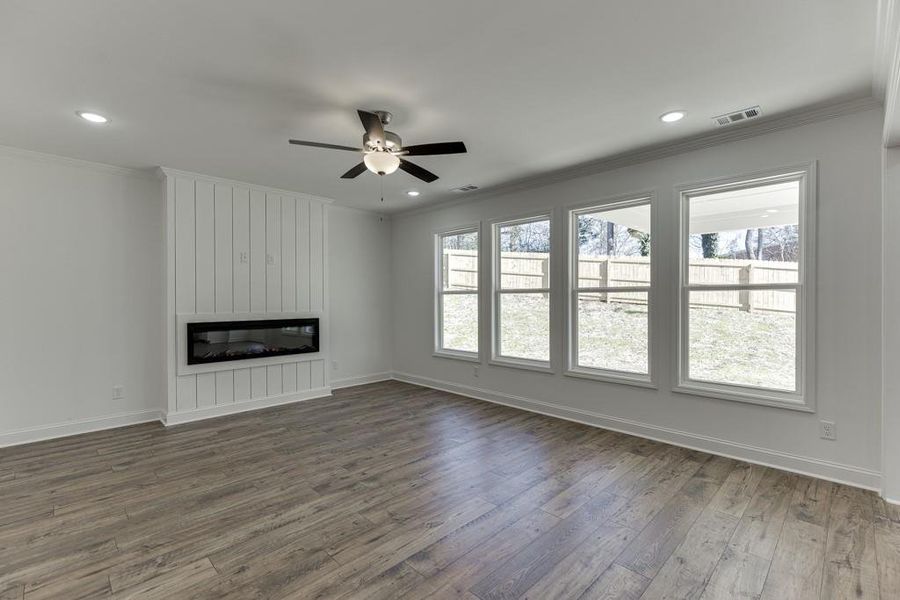 Spacious, unfurnished interior of a new home in , Commerce (Image 30).