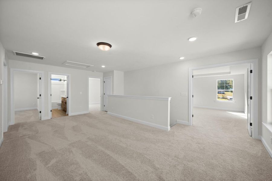 Spacious, unfurnished interior of a new home in Pisgah Park, Kernersville (Image 29).