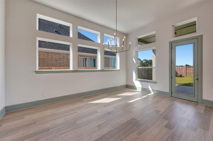 Spacious, unfurnished interior of a new home in Sienna - Parkview Collection, Missouri City (Image 24).