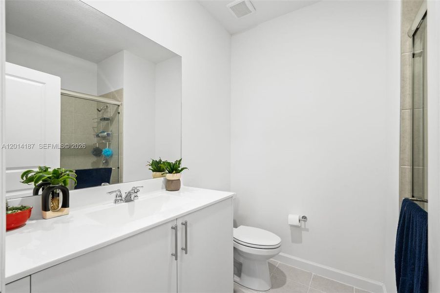 Furnished interior view inside a new home in Hawthorne at Galiano Pointe, Miami (Image 18). Furnished interior view inside a new home in Hawthorne at Galiano Pointe, Miami (Image 18).