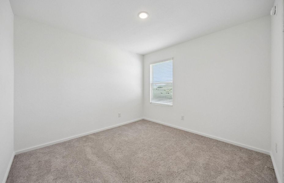 Spacious, unfurnished interior of a new home in The Courtyards at Stokesbury, Waller (Image 16).