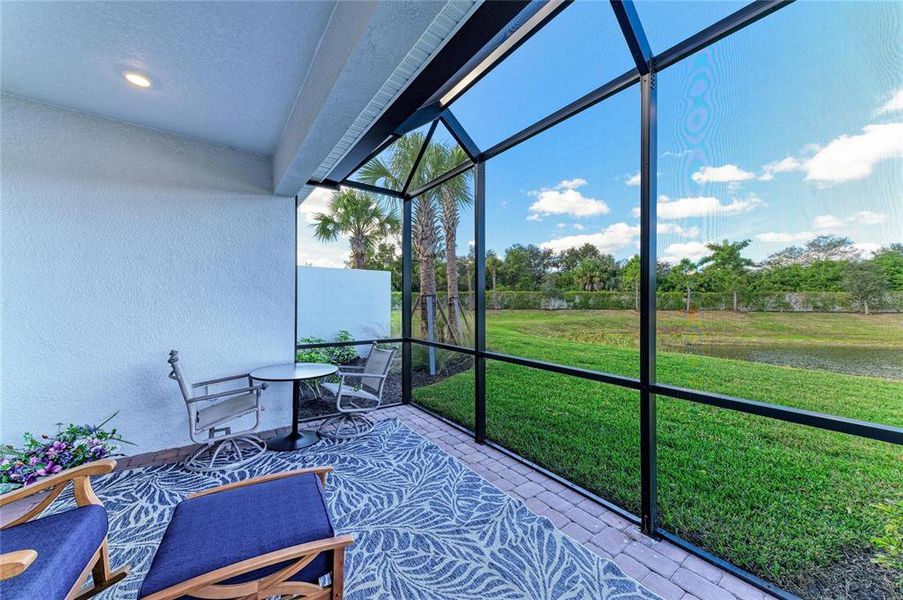 Exterior details and patio area of a home in , Bradenton (Image 25).