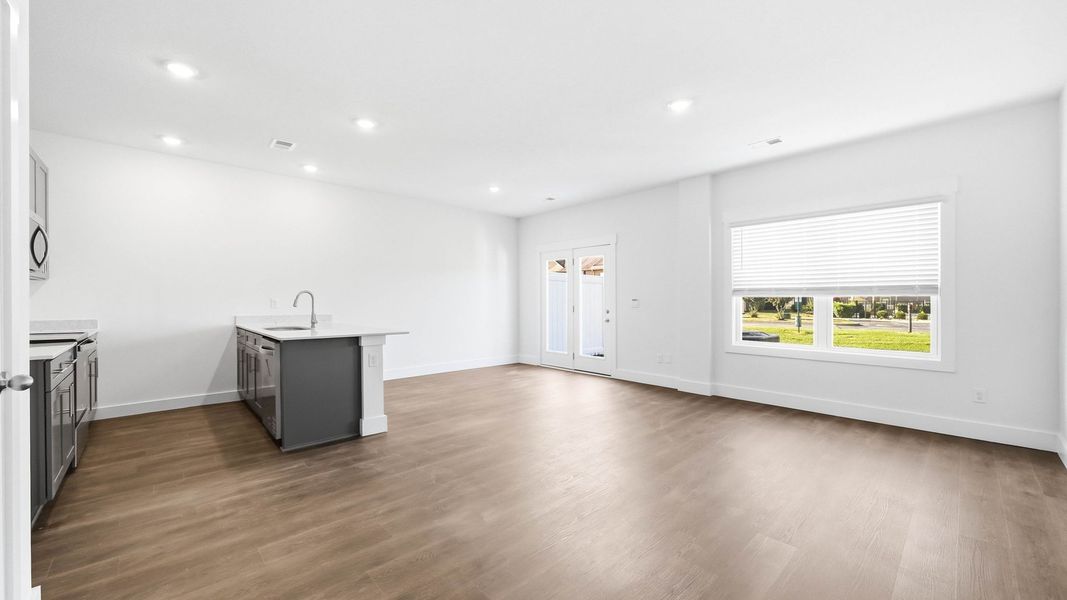 Spacious, unfurnished interior of a new home in The Arbor Townhomes, Kingsport (Image 11).