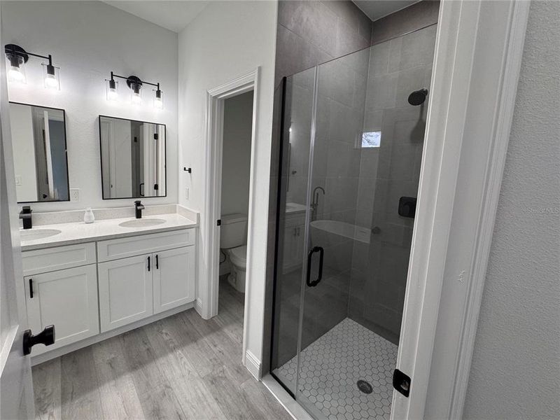 Furnished interior view inside a new home in , Ocala (Image 8).