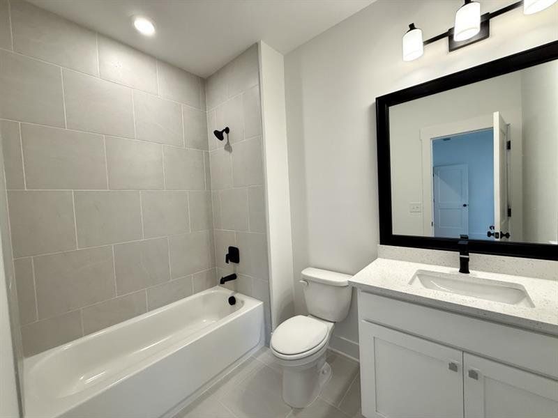 Furnished interior view inside a new home in Livingstone Park, Kennesaw (Image 15). Furnished interior view inside a new home in Livingstone Park, Kennesaw (Image 15).