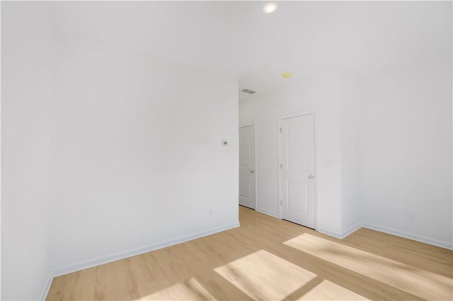 Spacious, unfurnished interior of a new home in , Scottdale (Image 12).