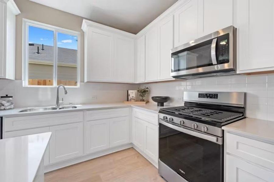 MODEL HOME images may NOT be consistent with the finished product. MODEL HOME images may NOT be consistent with the finished product.