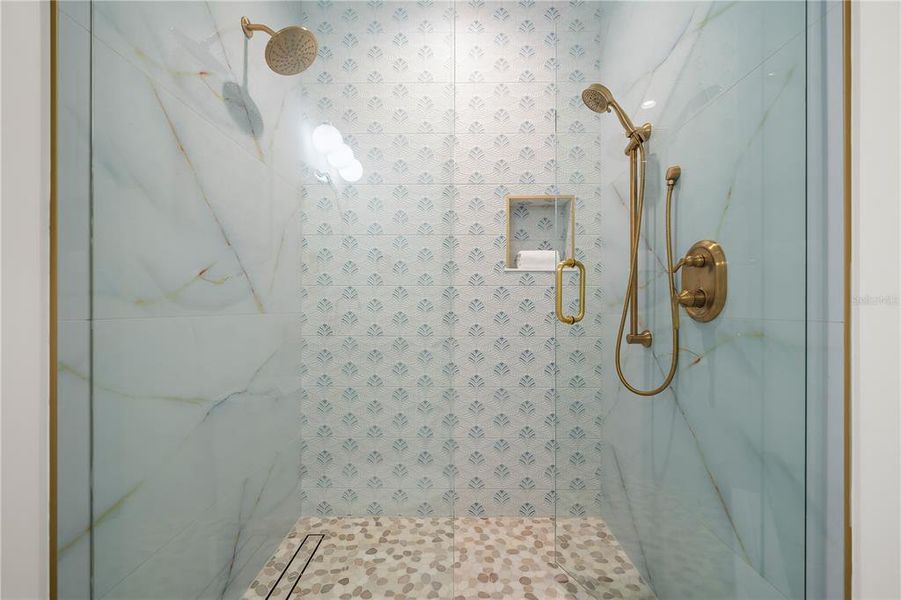 Image 86 of a home in .