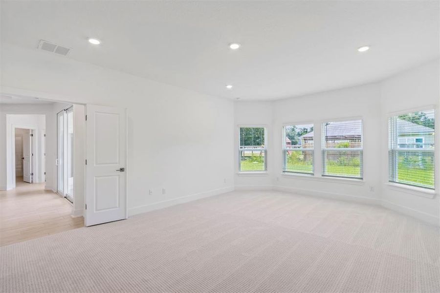 Spacious, unfurnished interior of a new home in , Yulee (Image 16).