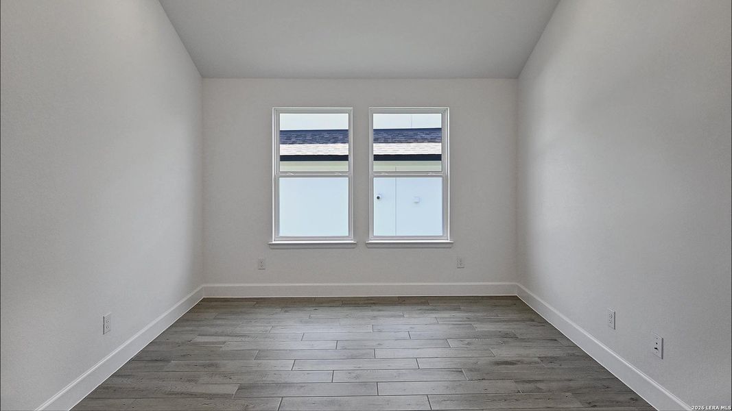 Spacious, unfurnished interior of a new home in Esperanza, Boerne (Image 18).